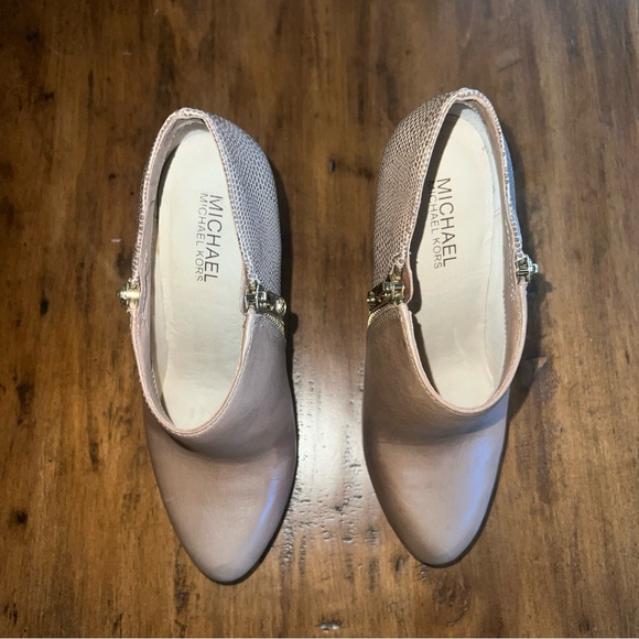 Michael Kors York Dark Dune Stiletto Heel Platform Leather Ankle Bootie Size 5.5 - Picture 9 of 13